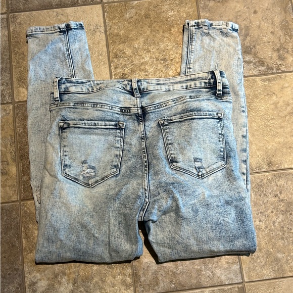 VERVET stonewash high-rise skinny jean - Picture 3 of 4